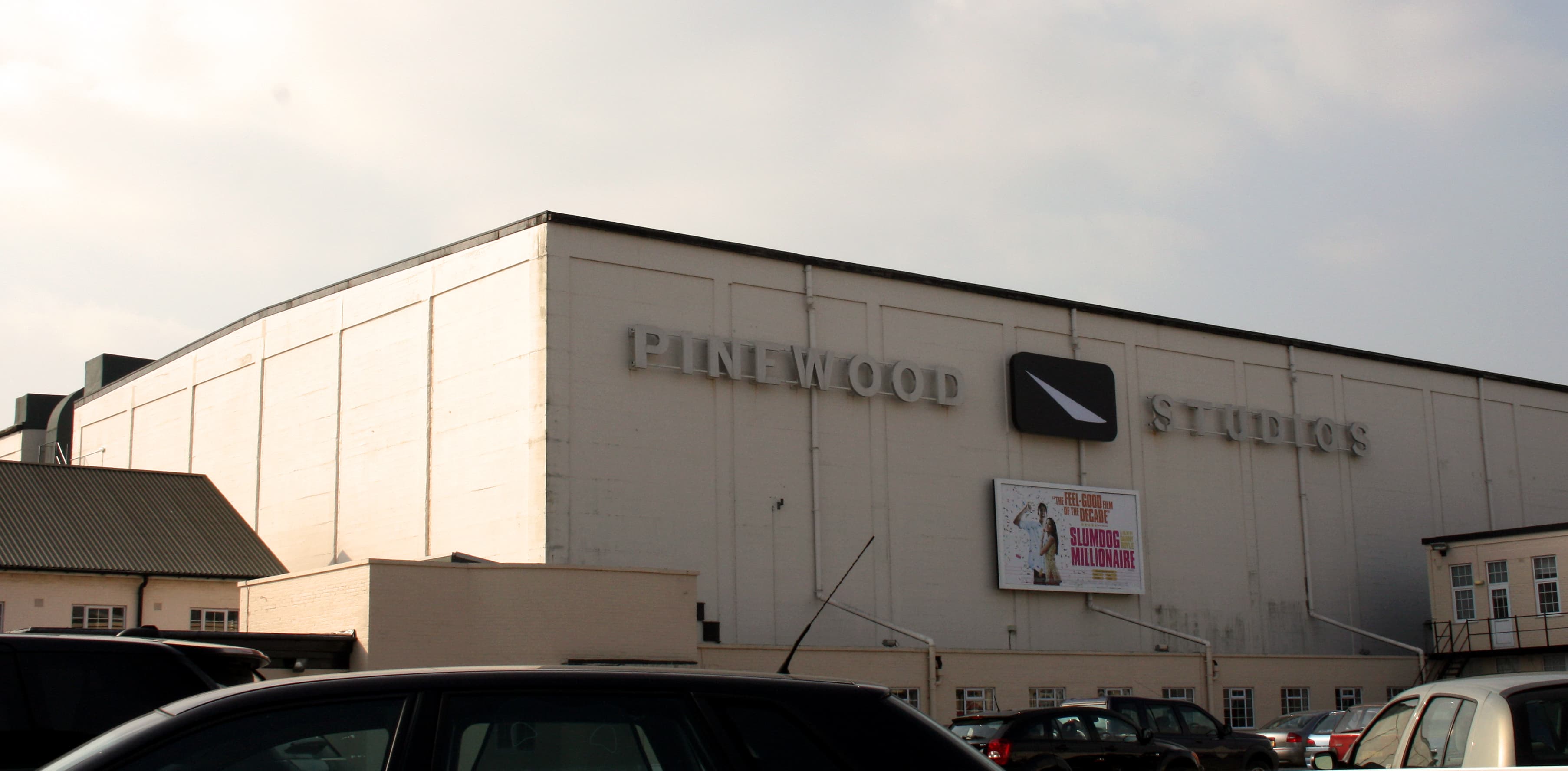 Pinewood Studios, Inglaterra